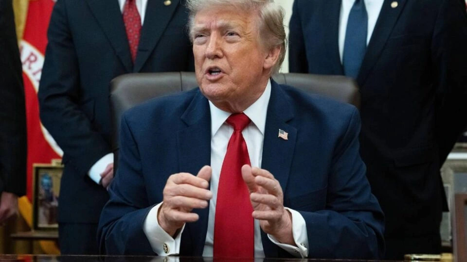 Trump tacha de “forças negativas” defensores da regulamentação da IA