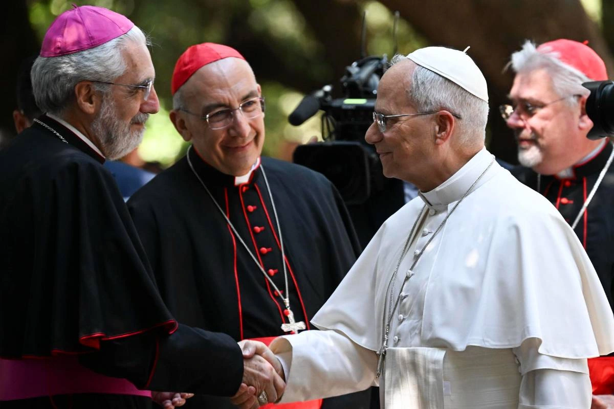 Vaticano adia divulgação de relatório sobre família após cirurgia de Papa Leão XIV