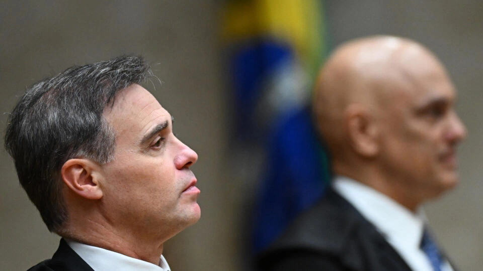 Mendonça alerta que abertura do celular de Vorcaro coloca em risco sessão do STF e investigações