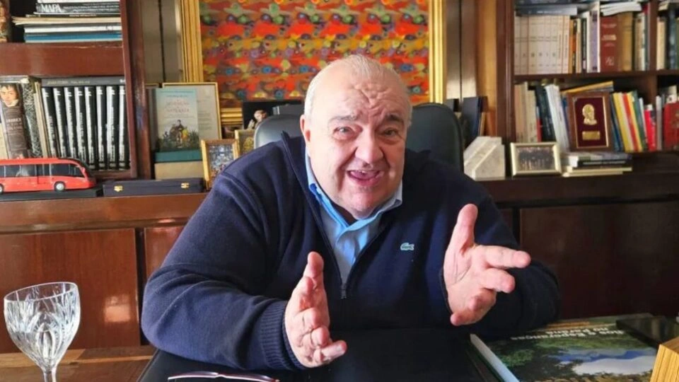 Rafael Greca é internado após sofrer queda durante agenda de campanha