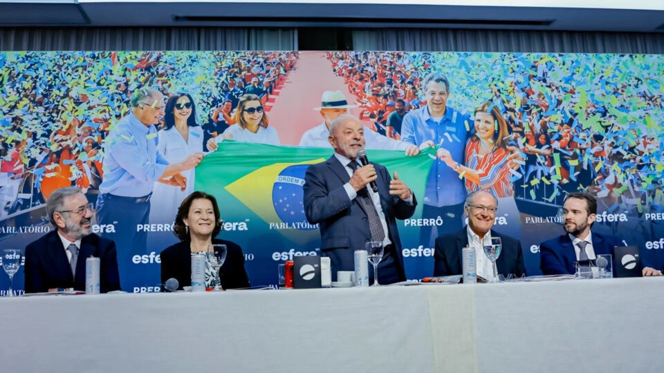 Após tratar superávit como “babaquice”, Lula diz a empresários que “estabilidade fiscal é obrigatória”