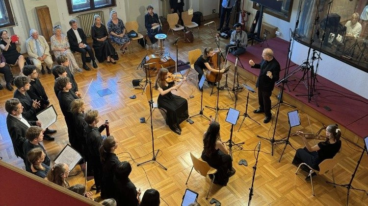 Dois violinos, e Mozart está de novo aqui