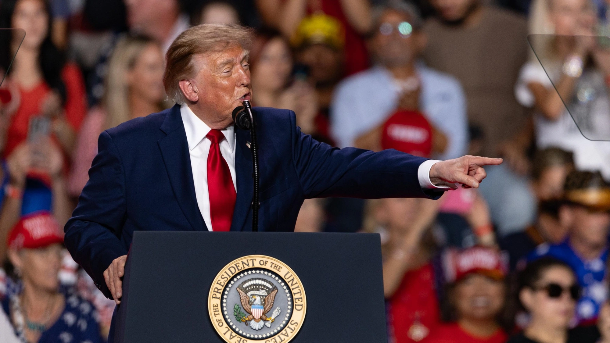 Trump suspende temporariamente sanções contra a Rússia para proteger o “interesse nacional”