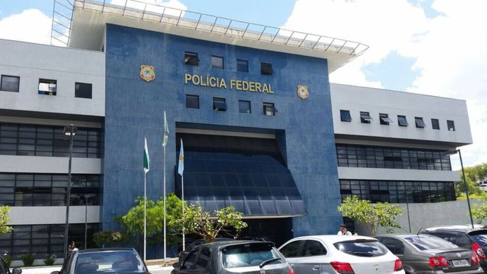PF avança em esquema de lavagem de dinheiro do tráfico de drogas que movimentou R$ 2 bi