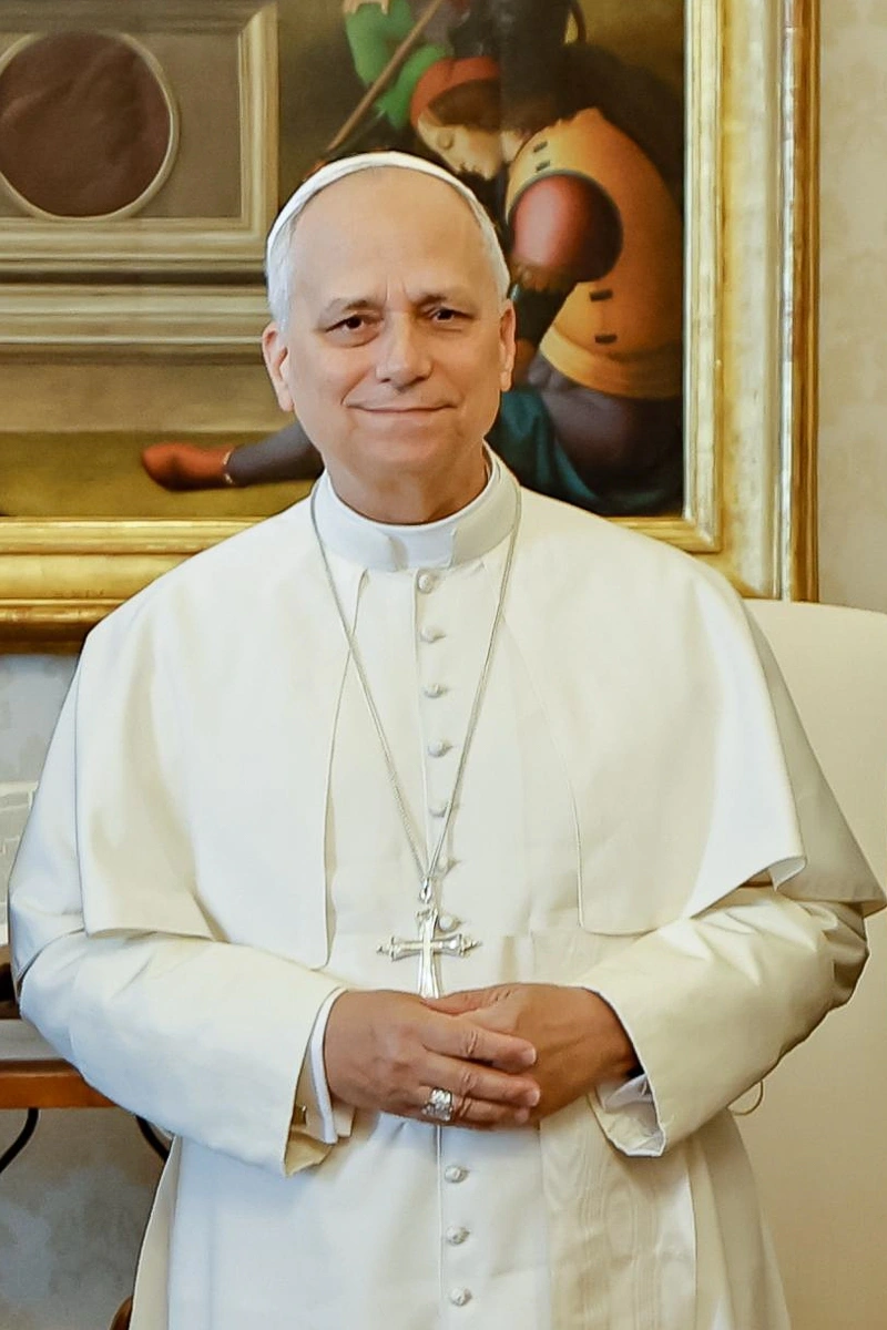 Há 1 ano: Papa Leão XIV