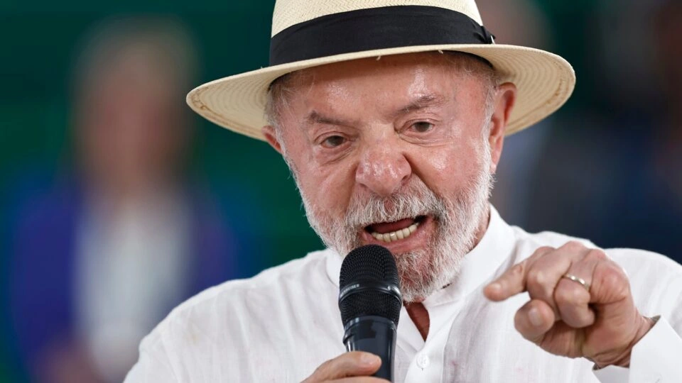 Em SC, Lula diz que agronegócio deveria “se ajoelhar” diante dele