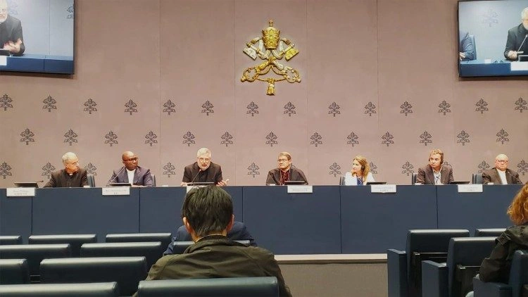 Encontro de Amoris laetitia: buscar "novas respostas para novas perguntas"
