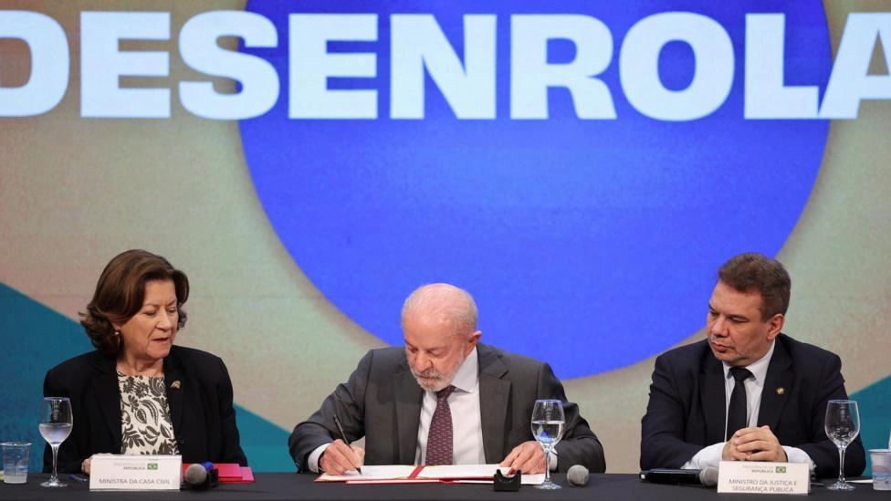 Novo Desenrola: governo Lula planeja R$ 15 bi para comprar dívidas dos bancos e aliviar bolso das famílias