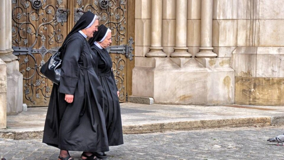 Juiz bloqueia lei de suicídio assistido contra arquidiocese e freiras católicas