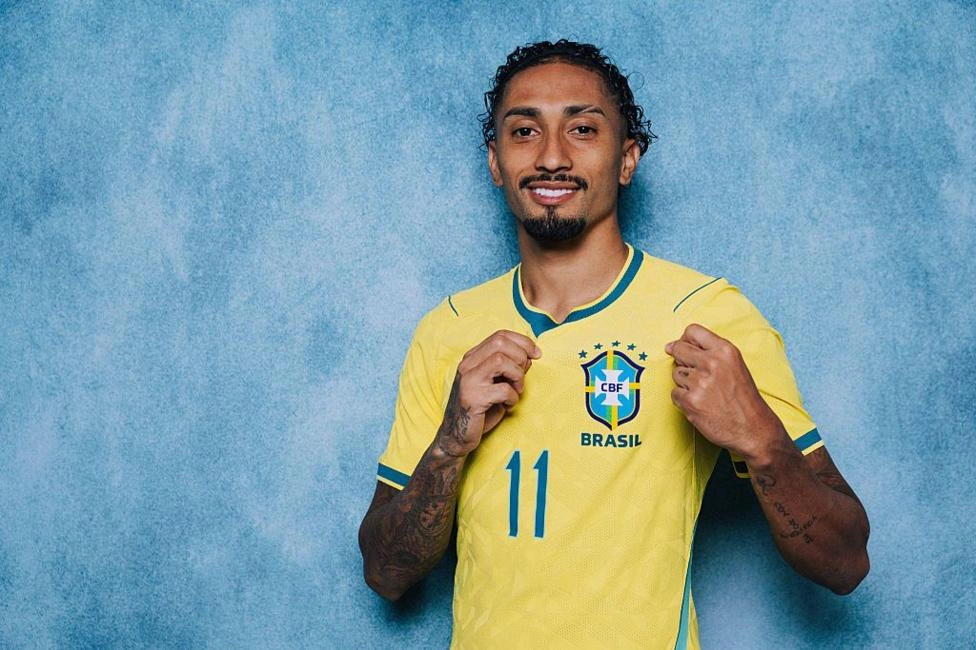 Raphinha volta à Seleção e marca gol: a história da família que já contribuiu com dois jogadores para o Brasil em Copas