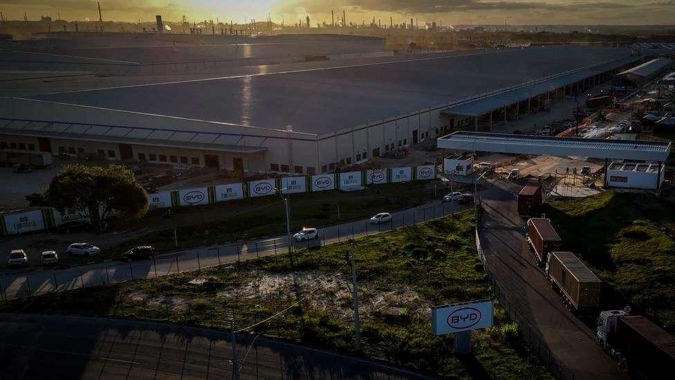 BBC visita cidade baiana que recebeu a maior fábrica de carros chineses da América Latina