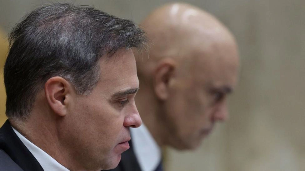 Moraes acusa Mendonça de 'motivação política' e pede que colega de STF seja investigado; o que se sabe da crise na Corte